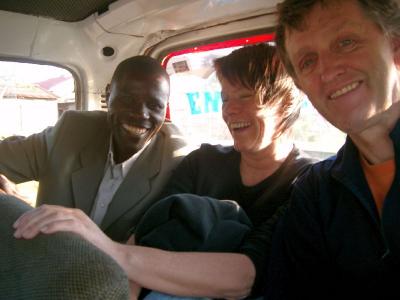 Fahrt im Matatu nach Mukono
